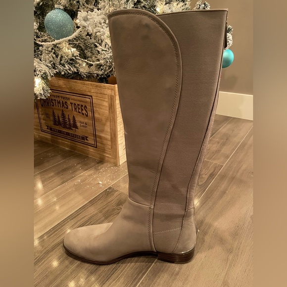 Grey suede Louise et Cie boots - Picture 1 of 4